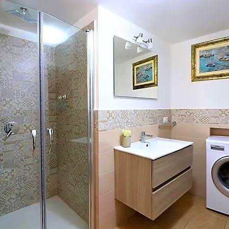 Estate4home - Maison Lirio Otel